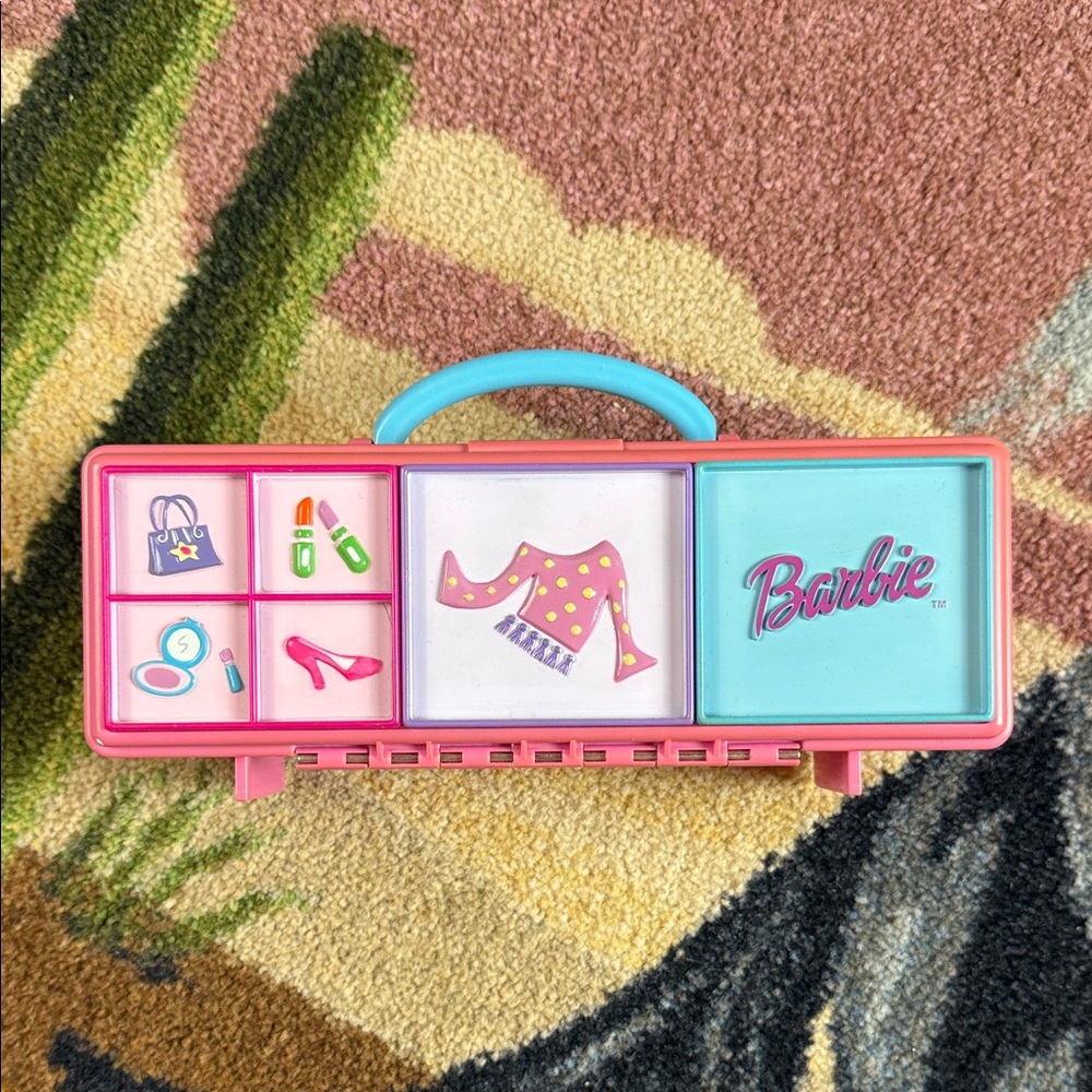 VINTAGE BARBIE ACCESSORY CASE